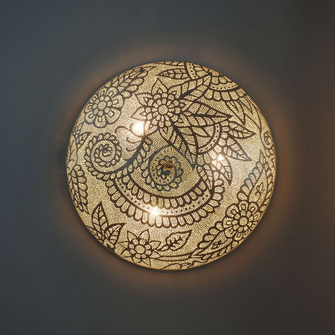 Marama Mindia 60cm Versilbert - Eingeschaltete orientalische Wandlampe