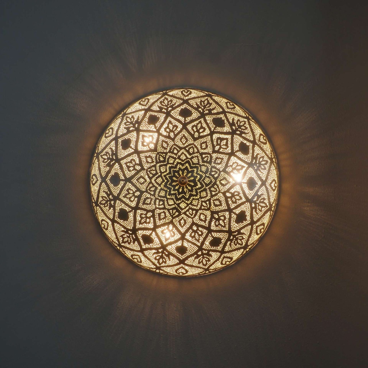 Maraa Mandala 50cm Versilbert - Beleuchtete orientalische Wandlampe, Handarbeit
