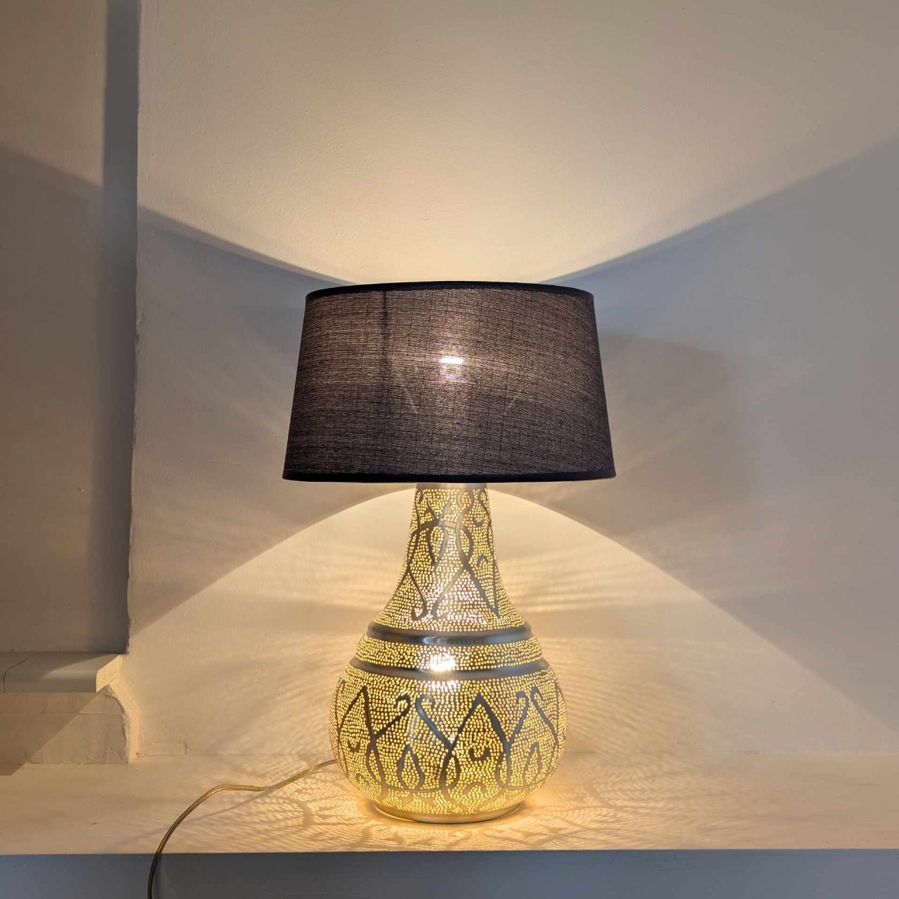 Tischlampe Amiri Marutuna versilbert Schirm Grau Handwerk sweet mint